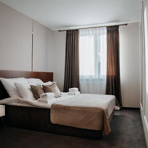 Hotel Resident